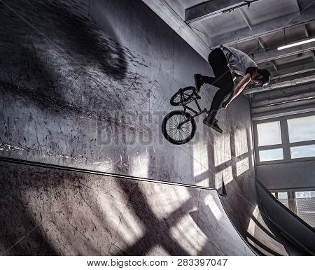 Poster: Young Bmx Making Crazy Tricks