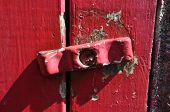 picture of latch  - A red latch - JPG 