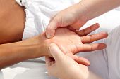 image of pressure  - digital pressure hands reflexology massage tuina therapy physiotherapy - JPG 
