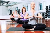 pic of group  - Group of young women in the gym centre - JPG 