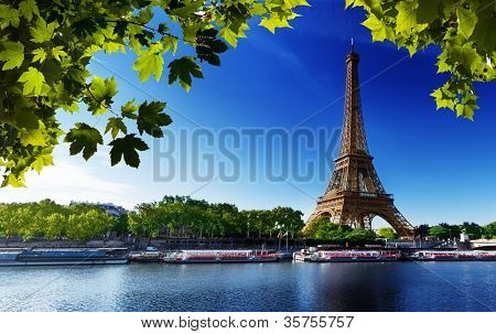 Picture or Photo of Seine in Paris with Eiffel tower in sunrise time