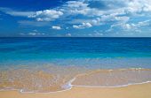 image of blue sky  - Tropical blue water beach paradise - JPG 